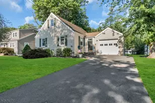 34 Baldwin Ave, South Bound Brook Boro, NJ 08880 - Photo 2