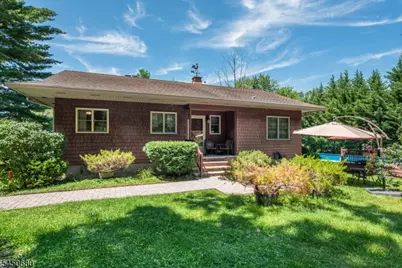 131 S Ridgedale Ave, East Hanover Township, NJ 07936 - Photo 2