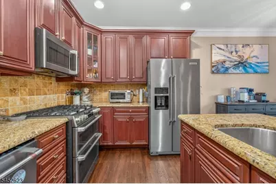126 Albert Dr, Union Township, NJ 08809 - Photo 16