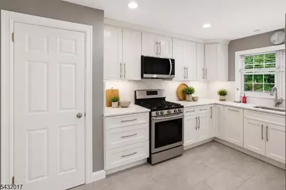 43 Oakland Ave, West Caldwell, NJ 07006 - Photo 4