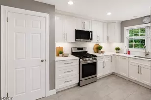 43 Oakland Ave, West Caldwell, NJ 07006 - Photo 4
