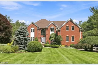 22 Ascot Dr, Washington Township, NJ 07853 - Photo 2