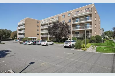 38 Moonachie Rd #116, Hackensack, NJ 07601 - Photo 2