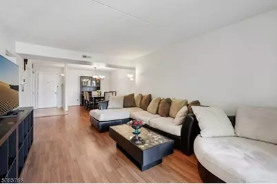 38 Moonachie Rd #116, Hackensack, NJ 07601 - Photo 4