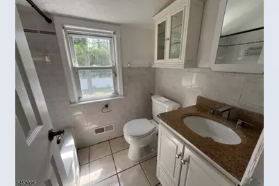 36-18 Northern Dr, Fair Lawn, NJ 07410 - Photo 8
