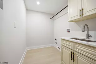 35 Sycamore Ave, Livingston, NJ 07039 - Photo 18