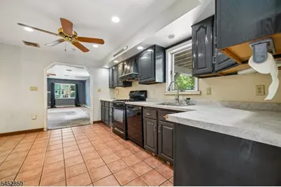 26 Grandview Ave, Oakland, NJ 07436 - Photo 4