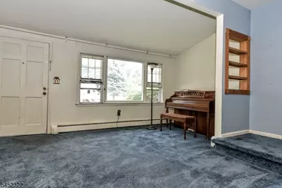 224 Romain Ave, Pompton Lakes, NJ 07442 - Photo 8