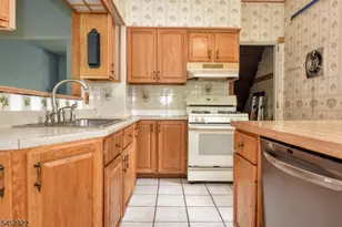 224 Romain Ave, Pompton Lakes, NJ 07442 - Photo 14