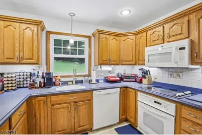 89 Tomahawk Trl, Sparta Township, NJ 07871 - Photo 18