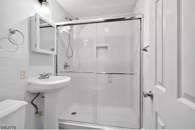 27 Ferndale Rd, Wayne, NJ 07470 - Photo 8
