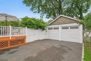11 Brookwood Dr, Maplewood, NJ 07040 - Photo 14
