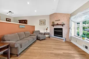 65 Freemont Ct, Franklin Township, NJ 08873 - Photo 4