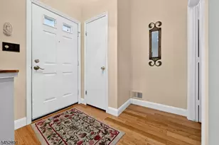 65 Freemont Ct, Franklin Township, NJ 08873 - Photo 2