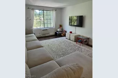 909 Thoreau Ct, Mahwah, NJ 07430 - Photo 6
