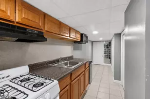 90 Manchester Ave, Paterson, NJ 07502 - Photo 16