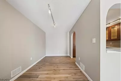 60 Taylor Dr, Franklin Township, NJ 08823 - Photo 10