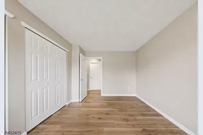 60 Taylor Dr, Franklin Township, NJ 08823 - Photo 12