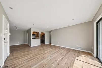 60 Taylor Dr, Franklin Township, NJ 08823 - Photo 8