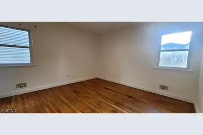 240 Cedar St, South Bound Brook Boro, NJ 08880 - Photo 12