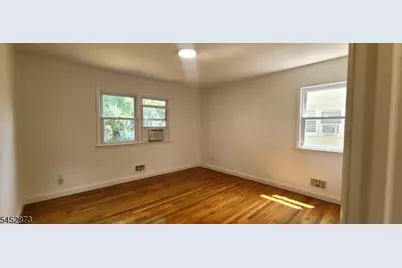 240 Cedar St, South Bound Brook Boro, NJ 08880 - Photo 14