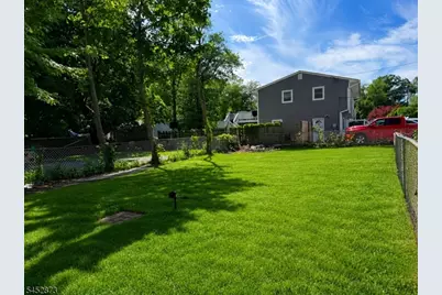 240 Cedar St, South Bound Brook Boro, NJ 08880 - Photo 4