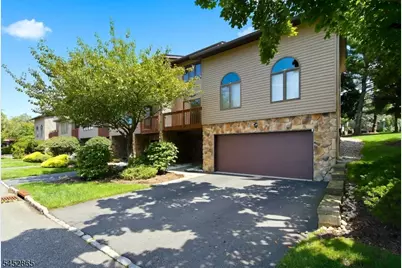 30 Wedgewood Dr, Woodland Park, NJ 07424 - Photo 2