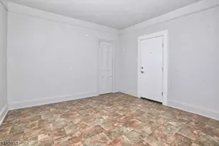 27 Augusta St, Irvington, NJ 07111 - Photo 6