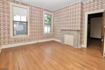 27 Augusta St, Irvington, NJ 07111 - Photo 4