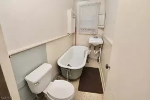 27 Augusta St, Irvington, NJ 07111 - Photo 14