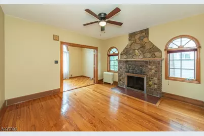 11 Farrington St, West Caldwell, NJ 07006 - Photo 4