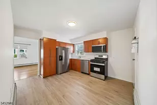 33 N Willow St, Montclair, NJ 07042 - Photo 6
