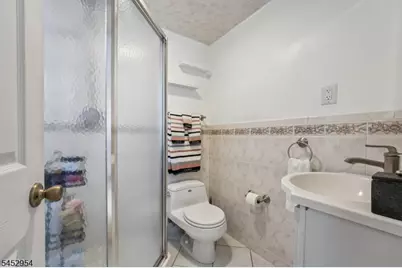 91 Redwood Ave, Wayne, NJ 07470 - Photo 14