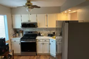 23 Woodland Dr, Roselle, NJ 07203 - Photo 6
