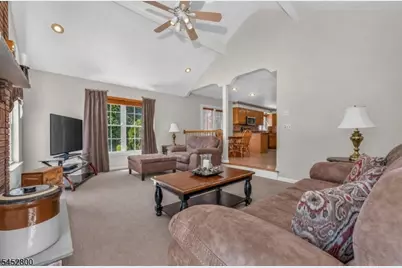 22 Mott Way, Raritan Township, NJ 08822 - Photo 10
