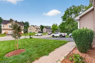 10 Riverside Dr, Clinton, NJ 08809 - Photo 4
