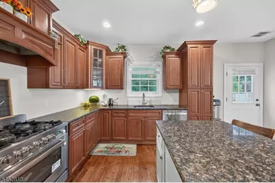 10 Riverside Dr, Clinton, NJ 08809 - Photo 18