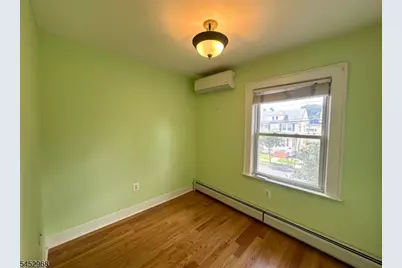 321 Hemlock St, Roselle Park, NJ 07204 - Photo 6