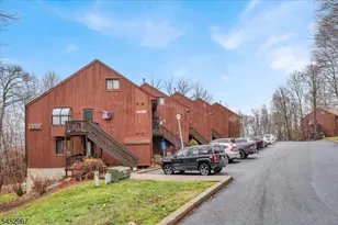 1 Purgatory Ct, Vernon, NJ 07462 - Photo 2
