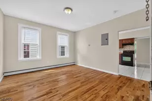 21 Robert Pl, Irvington, NJ 07111 - Photo 6