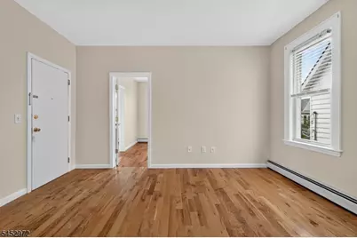 21 Robert Pl #2R, Irvington, NJ 07111 - Photo 8