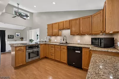 17 Birch Dr, Vernon Twp., NJ 07422 - Photo 6
