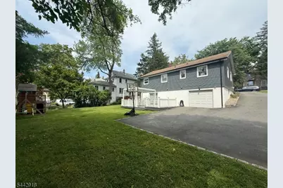 78 Mounthaven Dr, Livingston, NJ 07039 - Photo 18