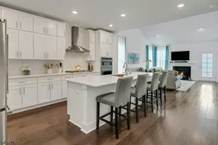 49 Whitney Ave, Morris Plains, NJ 07950 - Photo 6