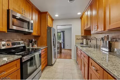 37 Cerone Ct, West Orange Township, NJ 07052 - Photo 8