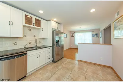 3 Jennifer Dr, East Hanover Township, NJ 07936 - Photo 4