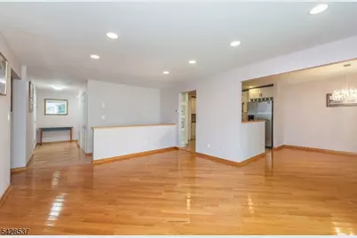 3 Jennifer Dr, East Hanover Township, NJ 07936 - Photo 8
