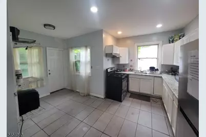 476 Laurel St, Orange, NJ 07050 - Photo 4