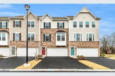 9 Peckwell St, Mount Olive, NJ 07828 - Photo 2