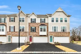 9 Peckwell St, Mount Olive, NJ 07828 - Photo 2